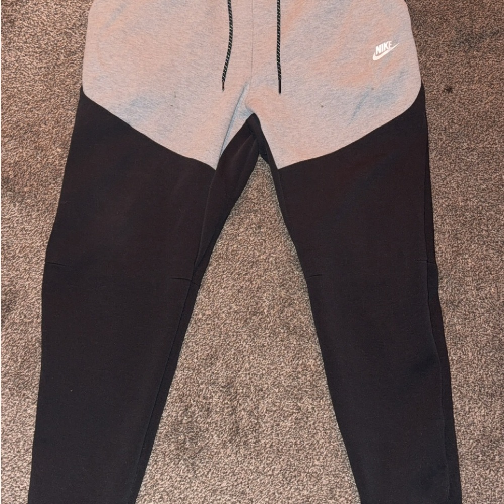 Nike Men's Gray and Black Joggers